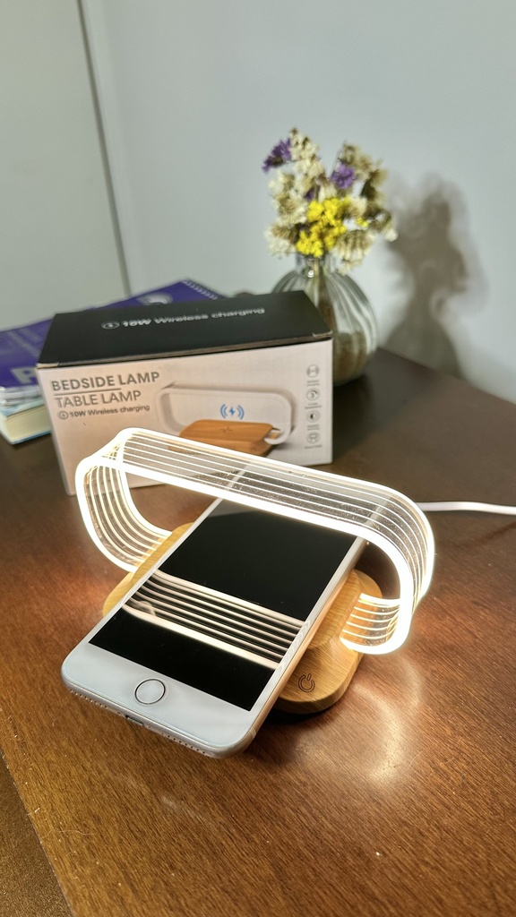 💡📱 Lámpara Veladora con Carga Inalámbrica – Todo en uno para tu mesita de noche. 50% off ya incluido en el precio abajo.